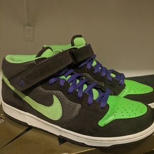 Nike Dunk Mid SB "Donatello"